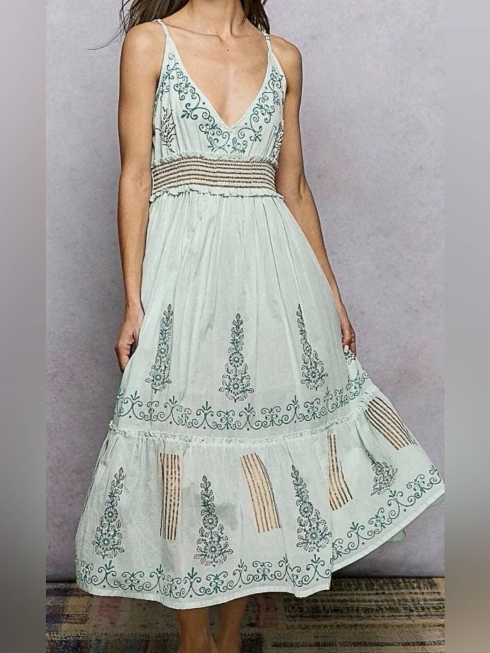POL Sleeveless Embroidered V-Neck Maxi Dress in Pale Mint Size Large